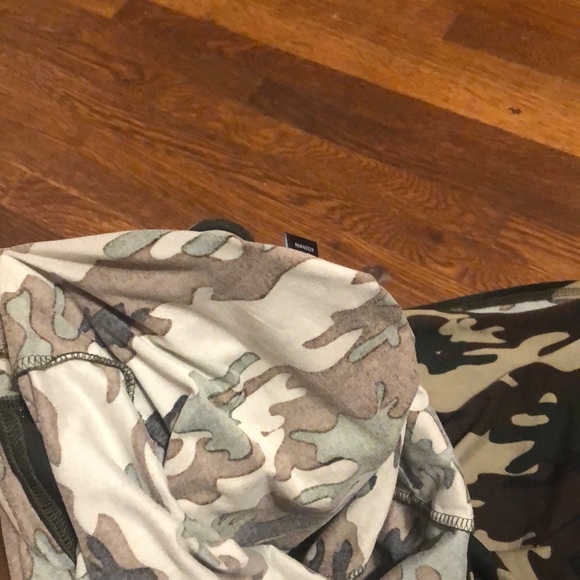 Knee length Camo designed dress - Picture 5 of 10